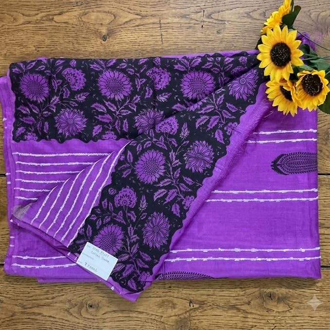Celebrate the festive spirit of Navratri Day 8 with our Slub Khadi Cotton Saree - additional view